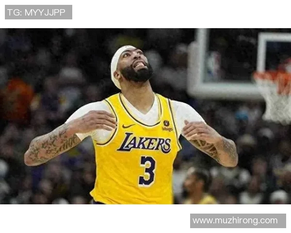 湖人大将伤愈复出！戴维斯回归助球队胜利